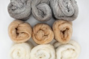 Essential Neutrals – 9‑Ball Wool Roving Pack